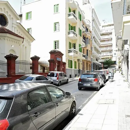 στούντιο νεοκλασικό δίπλα στην αριστοτέλους! * 塞萨洛尼基